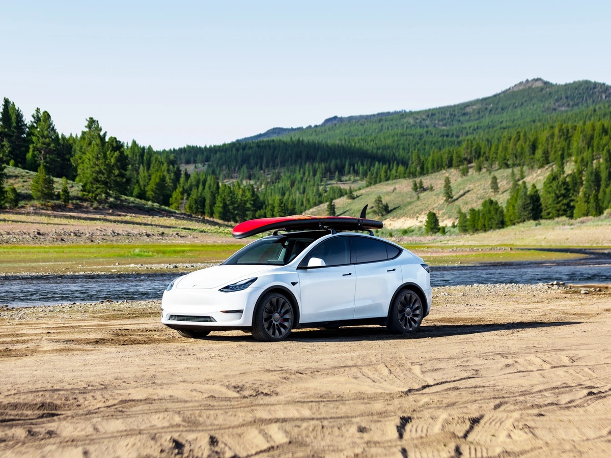 Tesla Model Y: Should You Buy, Lease, or Subscribe?