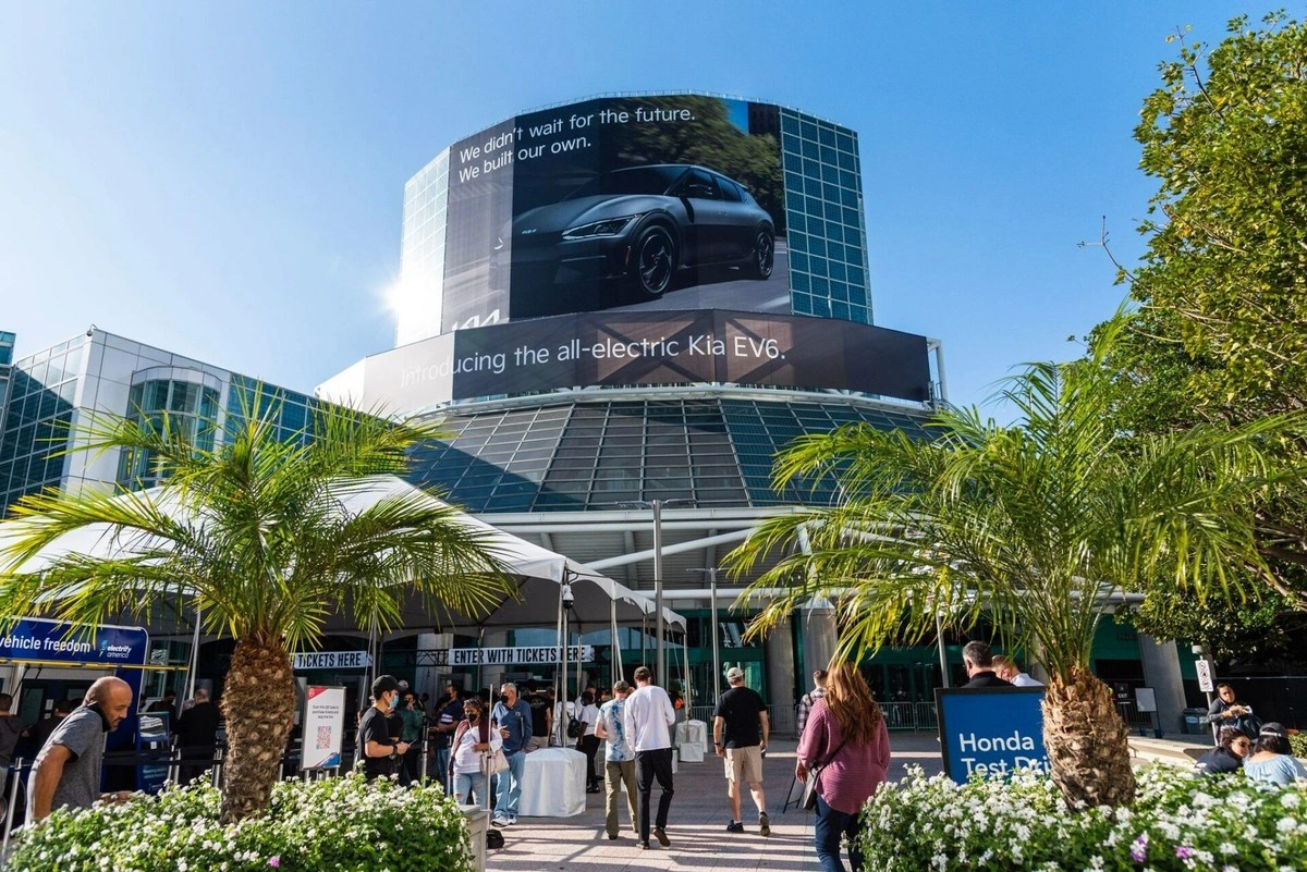 Autonomy’s Guide to Electric Vehicles at the 2022 Los Angeles Auto Show