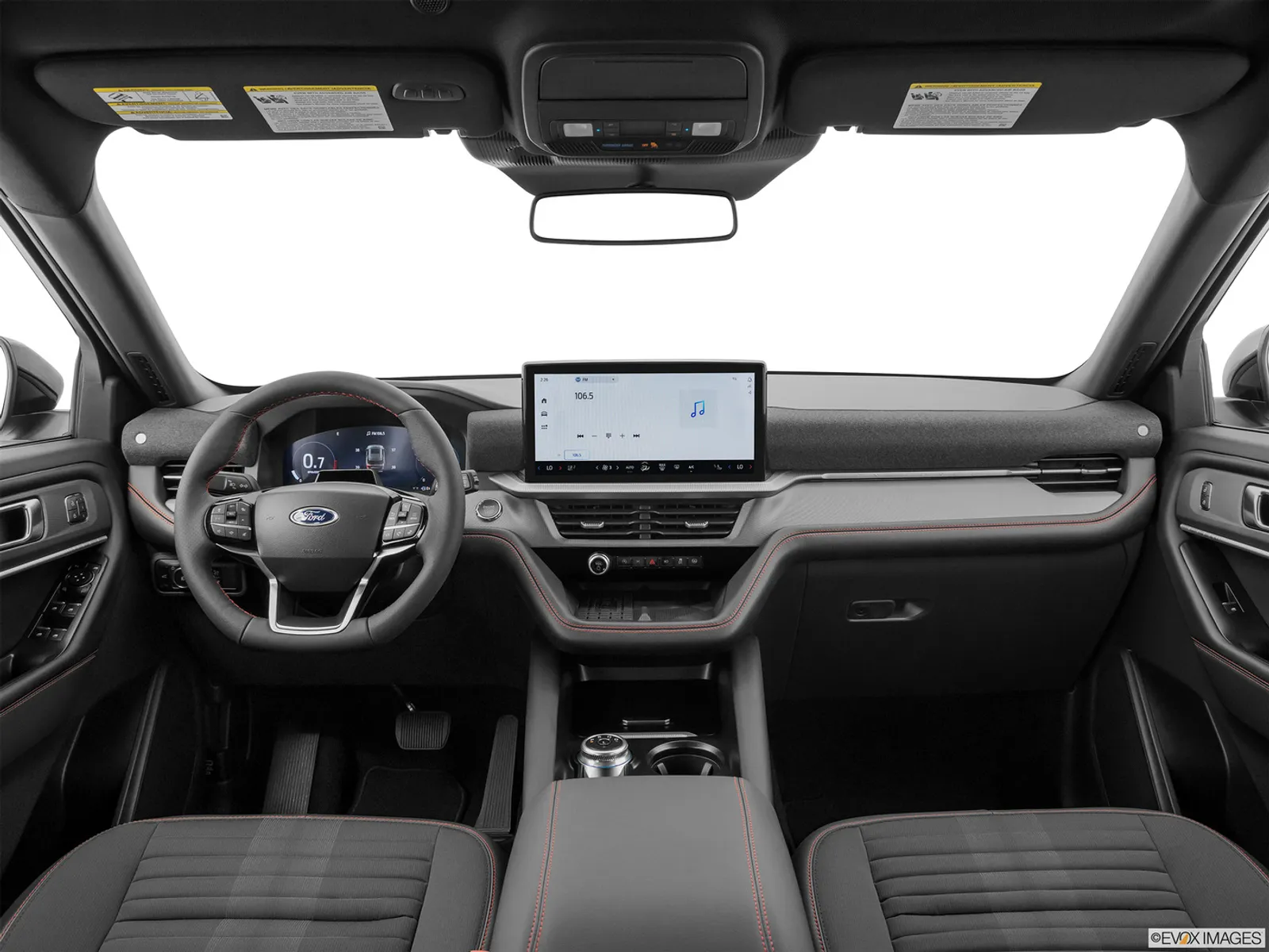 Ford Explorer interior, Front row